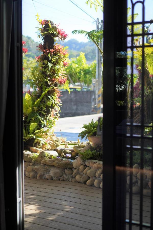 蘊慢築 茶花藝主題民宿 Yun Man Zhu Homestay Gongguan Exterior foto